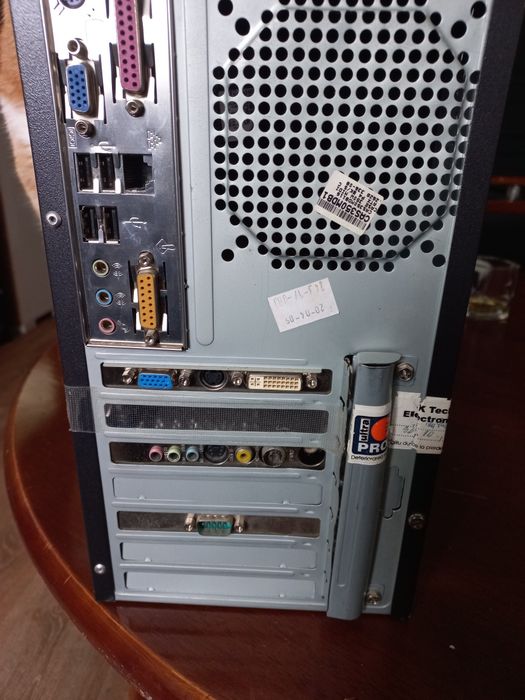 Pc vintage sempron 128 ram hard 40 gb