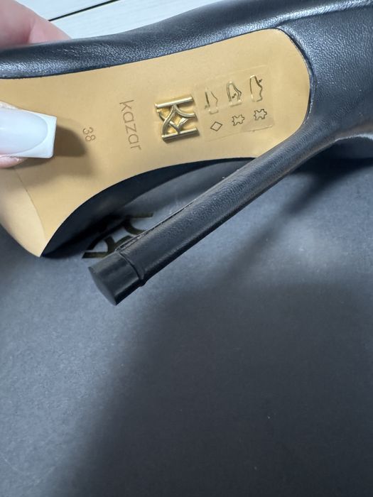 Pantofi din piele naturala Kazar