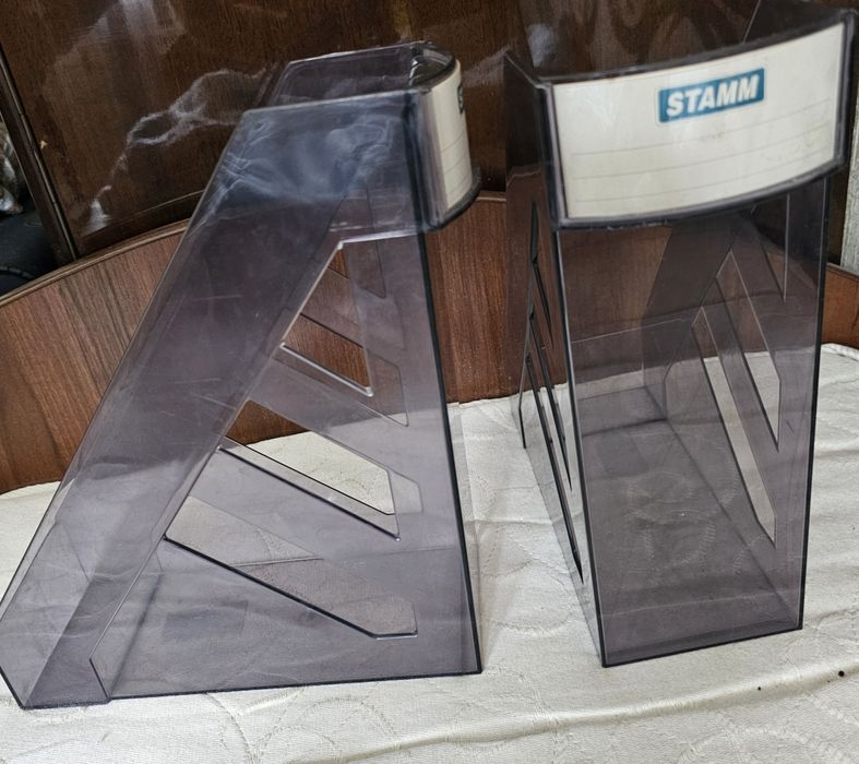 Продам стойки для офиса