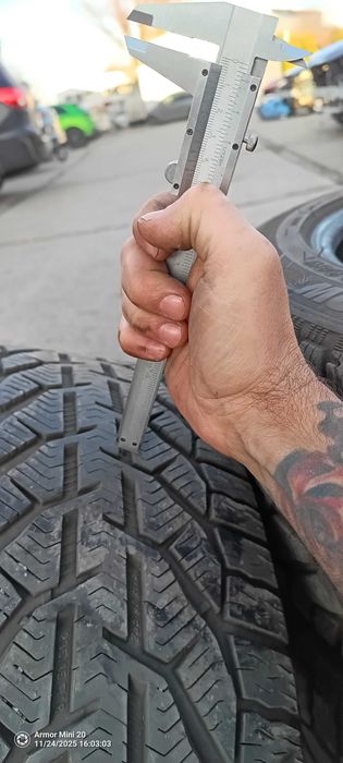 Зимни гуми 235/45/18