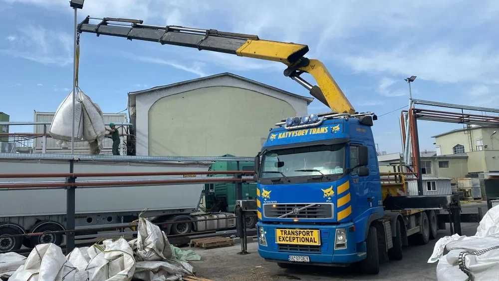 Relocari garaje , relocari containere ,automacara | HIAB | Macara