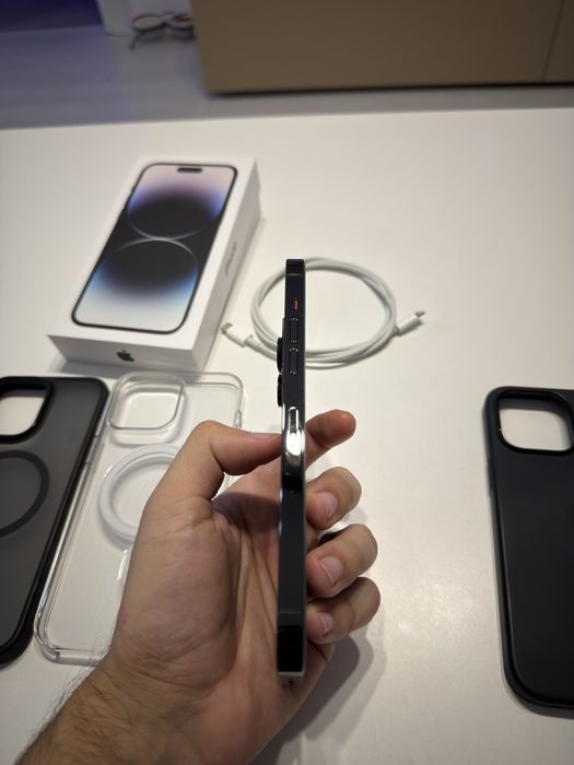 iPhone 14 pro max 256gb space black battery health 100% + 3 huse