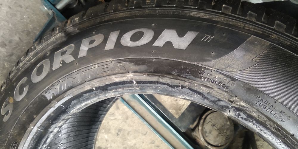Зимни гуми -2020г.-18цола-235/60-1бр.-100лв."PIRELLI"