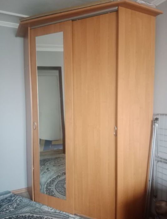 Продам шкаф угловой