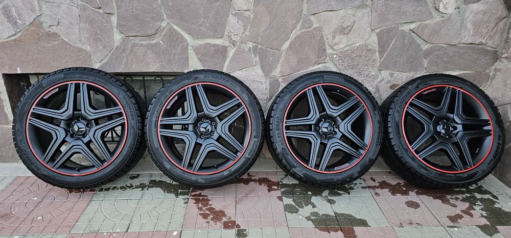 Yakahama 295/40. R21