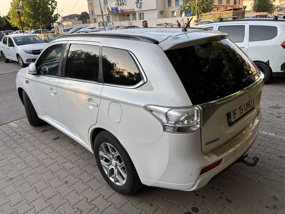Mitsubishi outlander plug-in hybrid