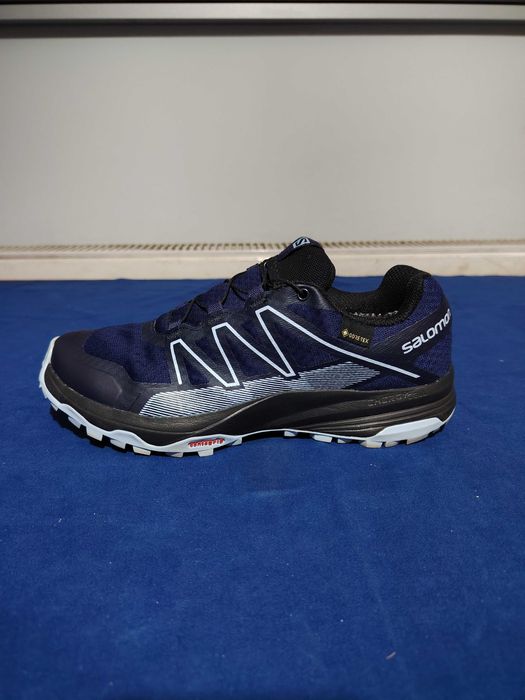 SALOMON adidași drumeții cu GoreTex, mărimea 38, interior 24 cm.