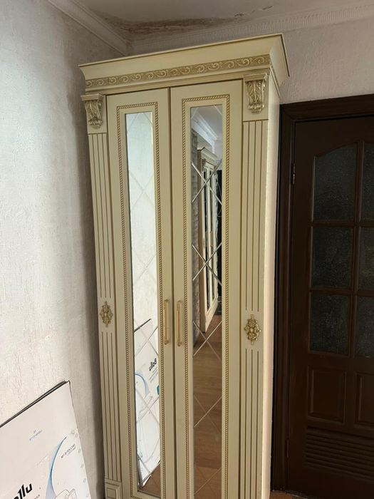 Продам срочно шкаф