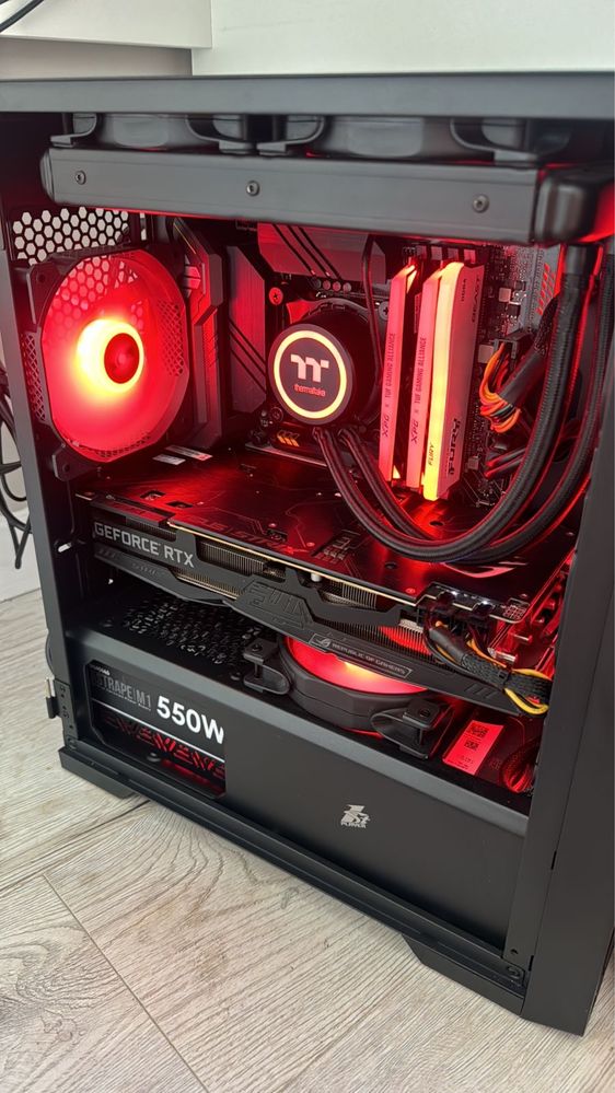 Продам систему водяного охлаждения Thermaltake Floe riing 240 в отличн