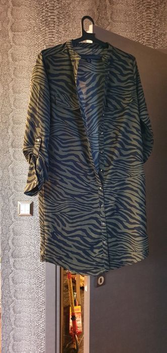 Дамска рокля и къс гащеризон