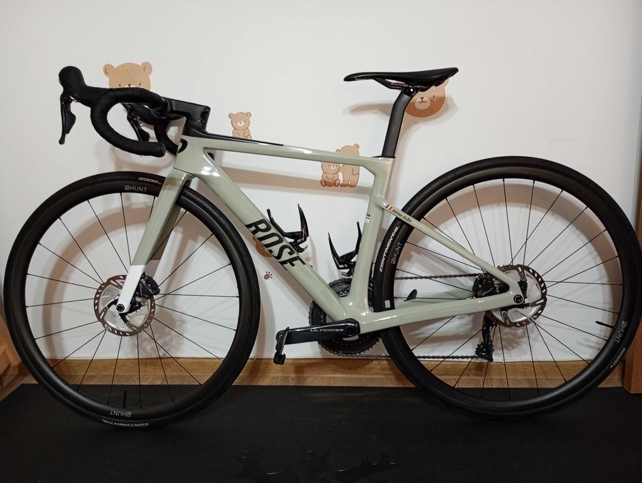 Rose Xlite 04 (7,3 kg, roti carbon 1.360 g, Ultegra, marime 50/XS)