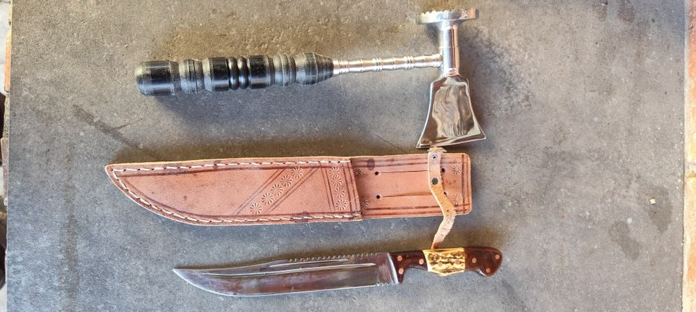 Cuțit și Topor cu ciocan pentru carnea