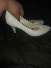 Продам женские туфли