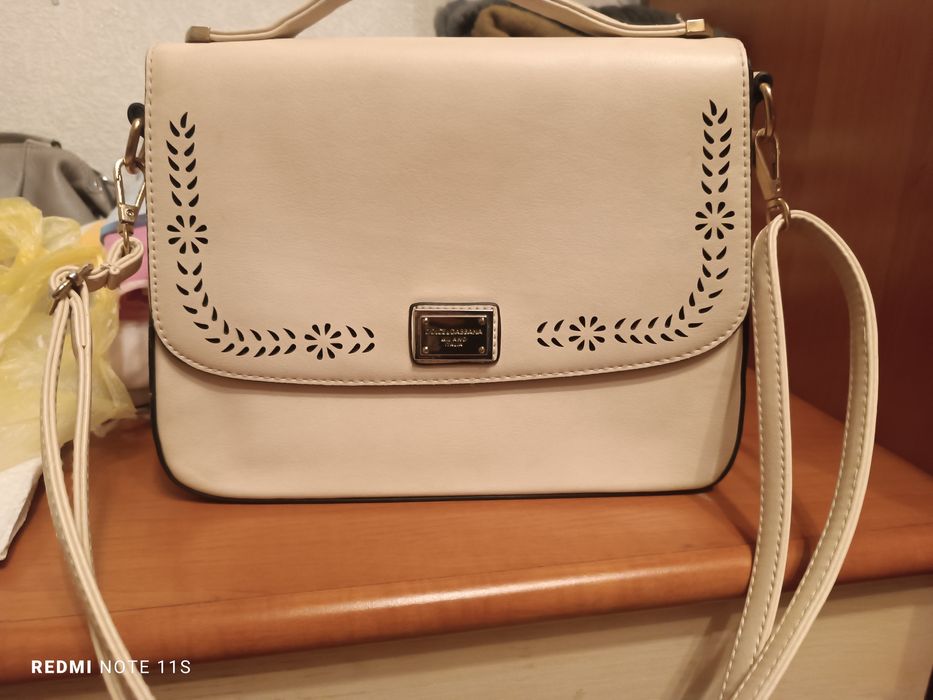 Бежевая дамская сумка