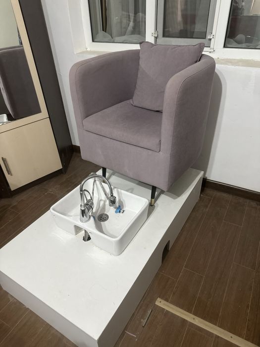 Педикюрное кресло с оборудованием