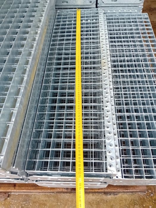 Scara metalica zincata neoxidabila