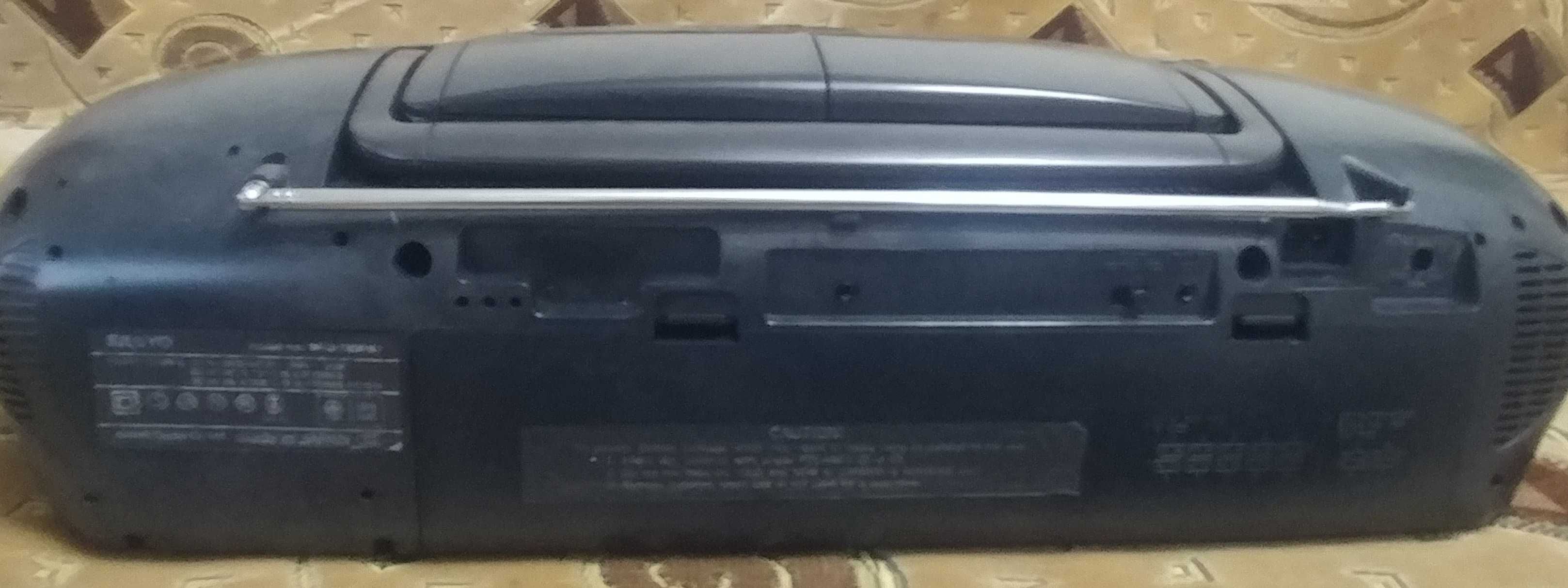 Sanyo  MCD - Z65F (K)