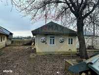 Casă cu 3 camere de vânzare