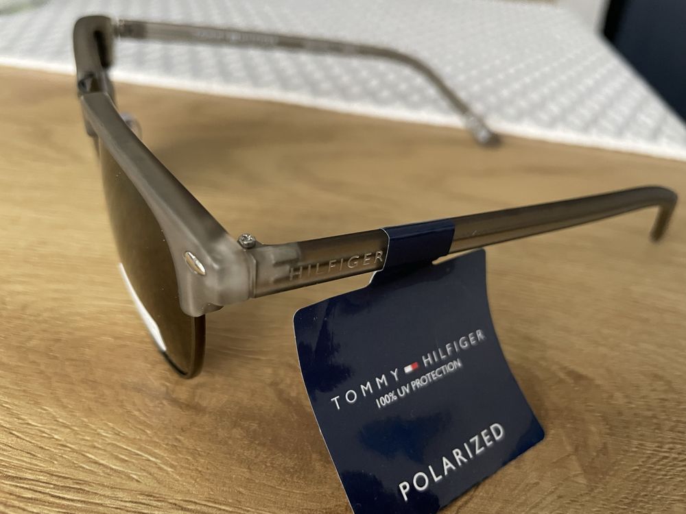 Очила Tommy Hilfiger