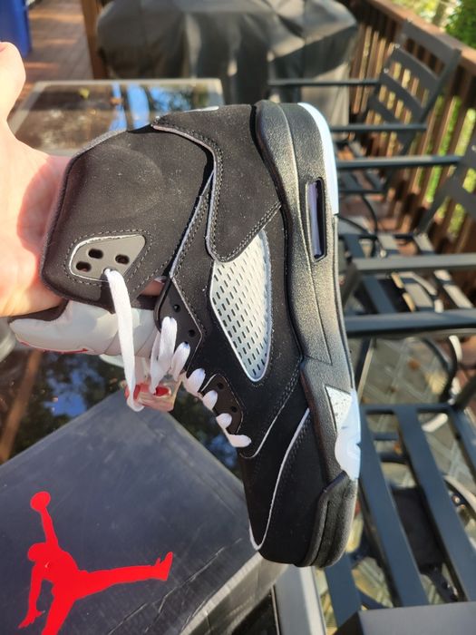 Продавам супер нови кецове jordan 5 OG black metalllic