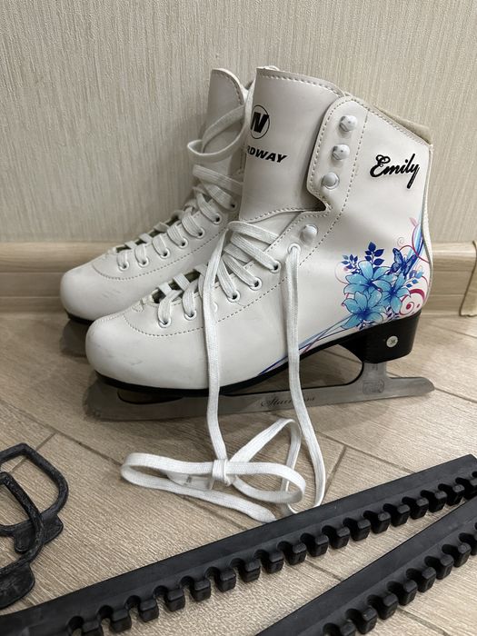 Продам коньки фигурные