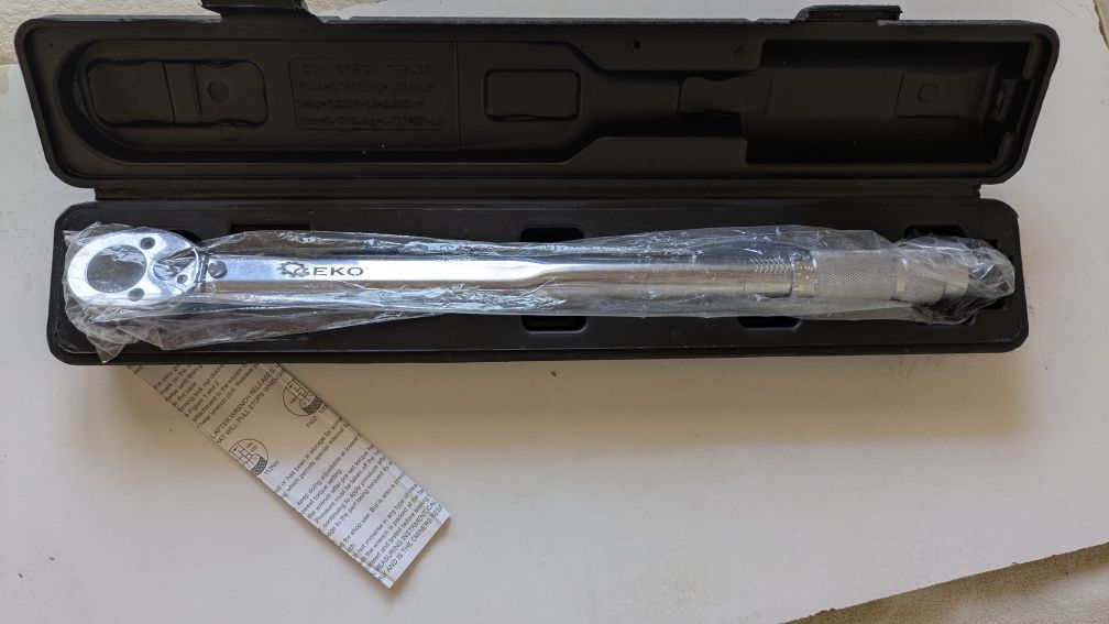 Нов, Динамометричен ключ GEKO G10060, 1/2, 40-210 Nm.