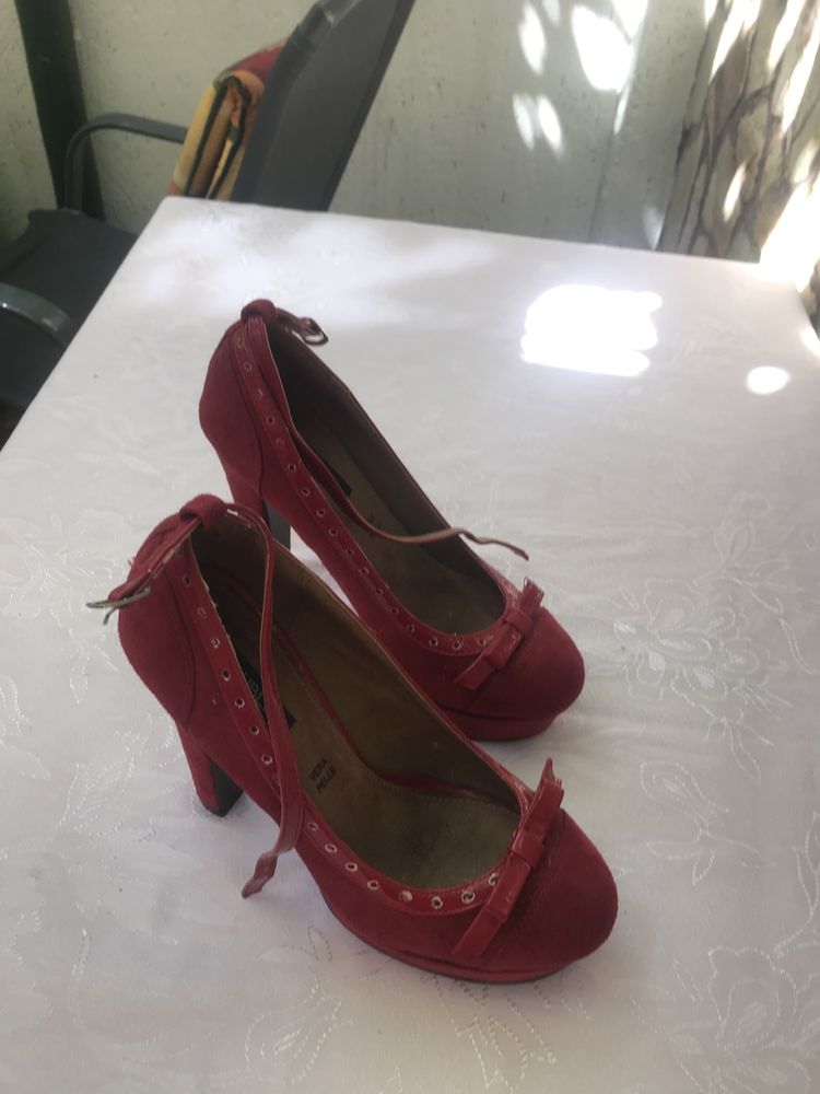 Pantofi eleganti din piele