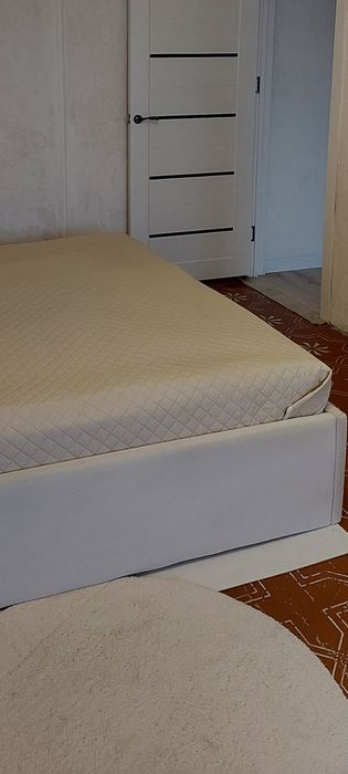 Продаю кровать б/у