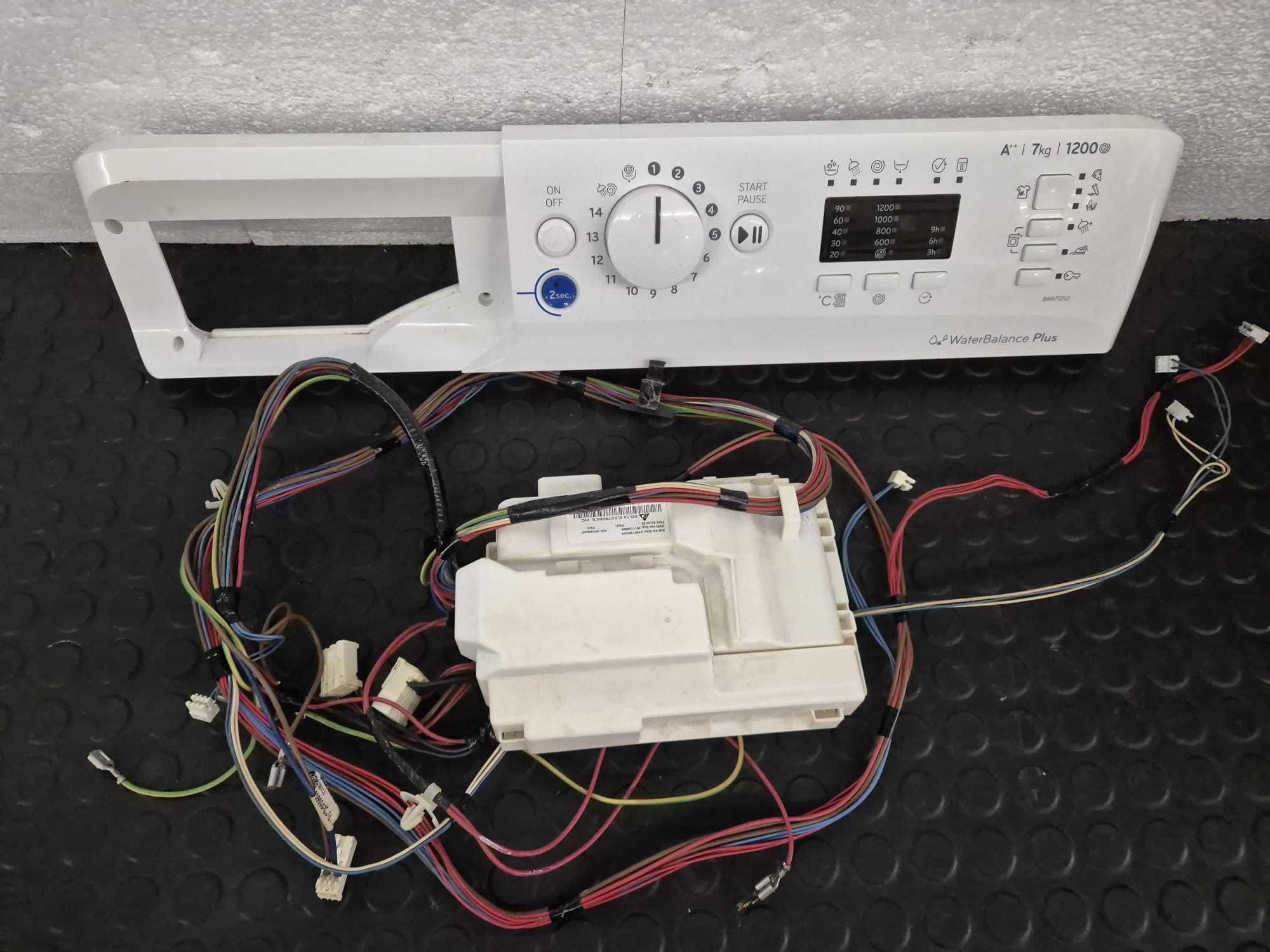 Placa electronica masina de spalat Indesit INNEX BWA71252, modul /R3