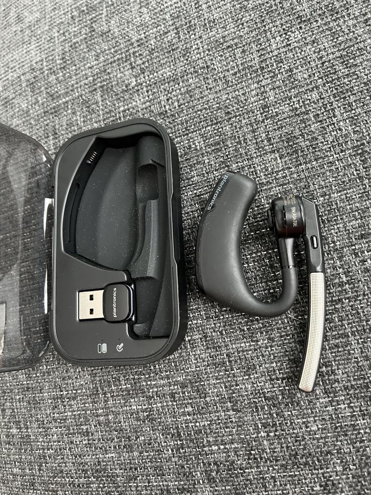 Bluetooth слушалка Plantronics, Voyager Legend, С преносимо зарядно