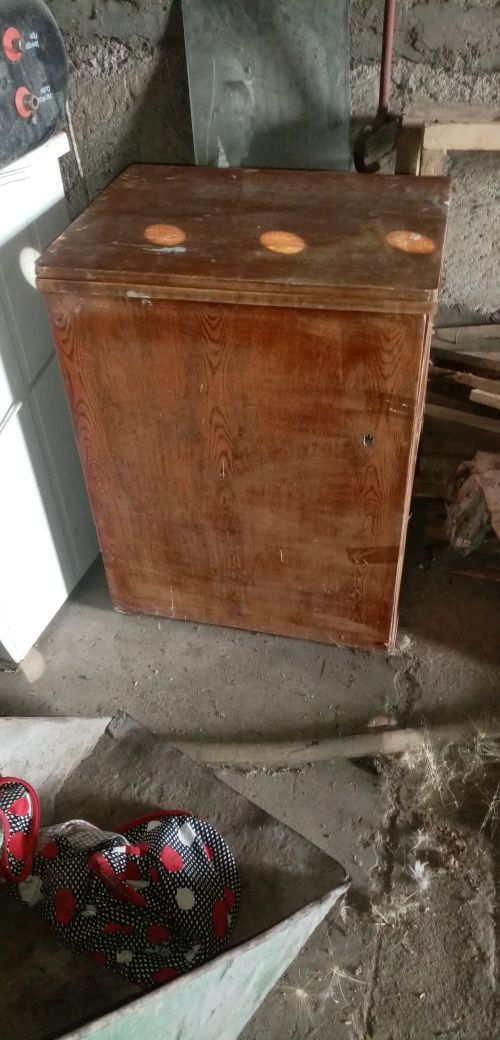 Продам швейную машинку советскую ножную