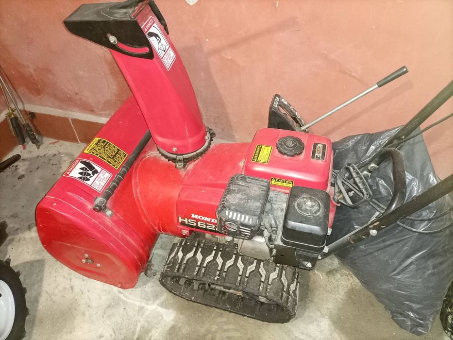 Продавам снегорин Honda ,HS622 в отлично състояние почти нов