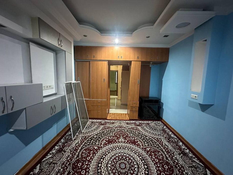 Qizlar uchun bez makler uy.