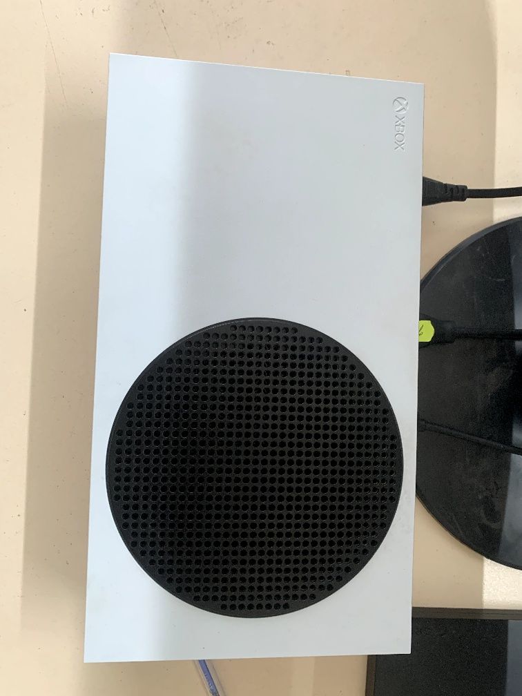 Продавам Xbox series S