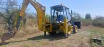 Închiriere - Prestări servicii cu Buldoexcavator