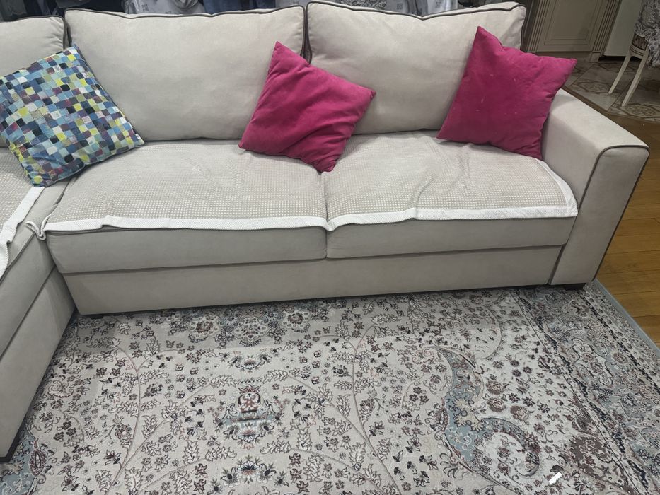 Продается диван в гостиную