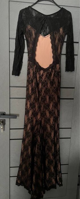 Гипюровое платье с открытой спинкой