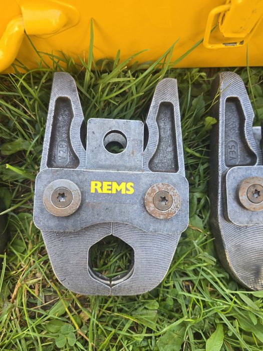 REMS R220 Presa pentru sertizat cu acumulatori