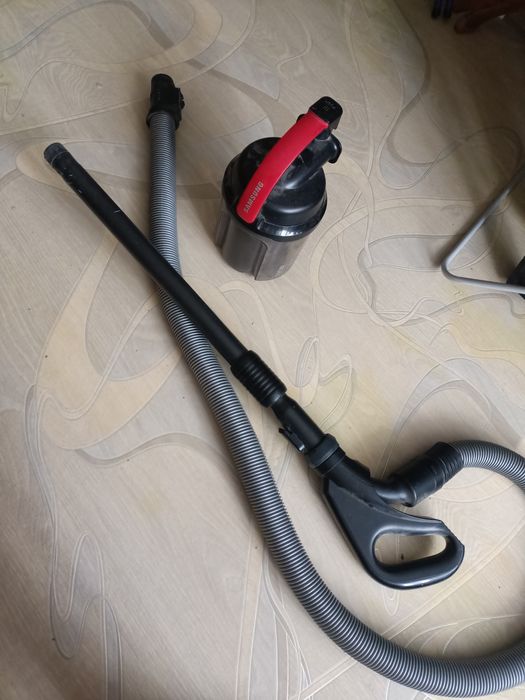 Продам запчасти от пылесоса Самсунг цена 5000 тенге