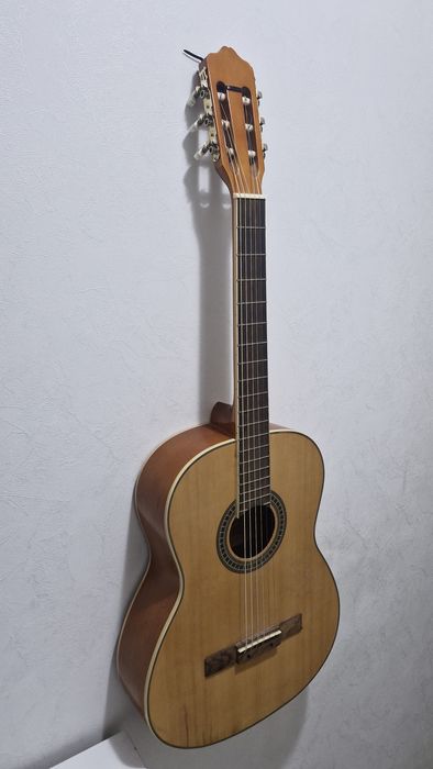 Гитара 6-ти струнная