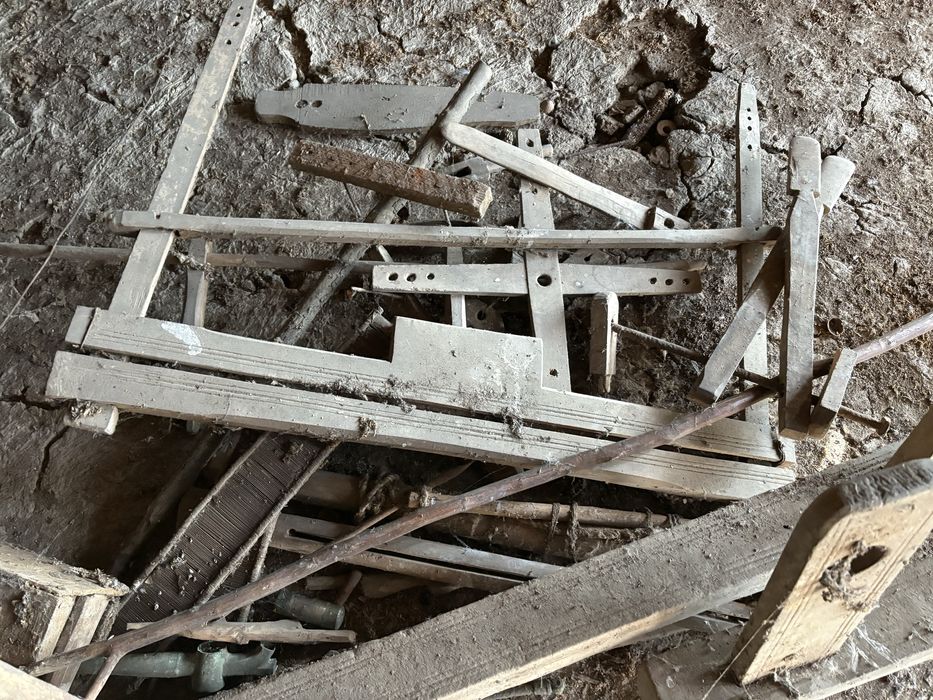 Vand razboi pentru tesut