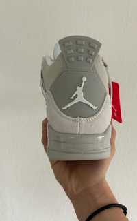 Jordan 4 frozen moment