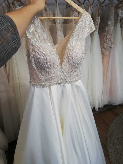 Rochie de mireasa din tafta cu insertii