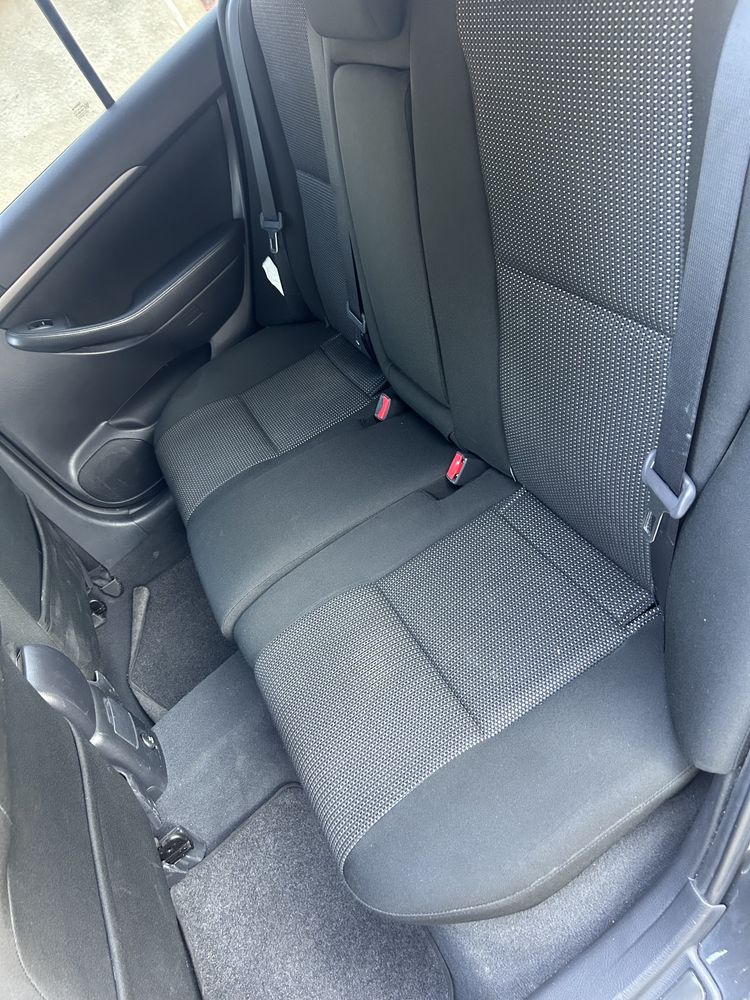 Тойота авенсис 2,2 д-кат 177кс на части/Toyota avensis 2,2 d-cat 177ks