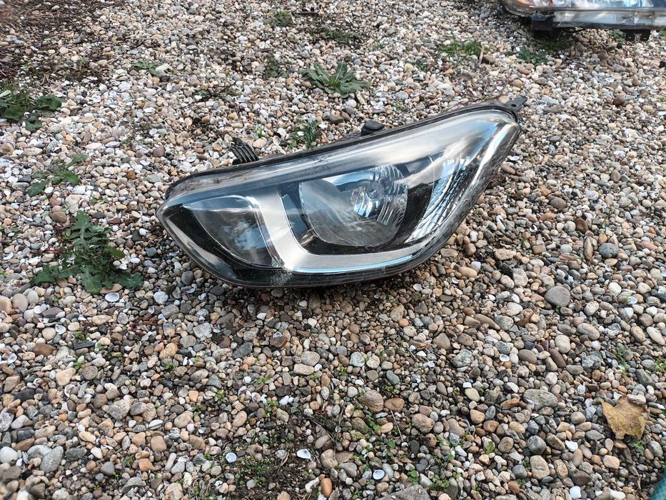 ляв фар за хюндай и20 фейслифт 12 - 15 HYUNDAI I20 FACELIFT