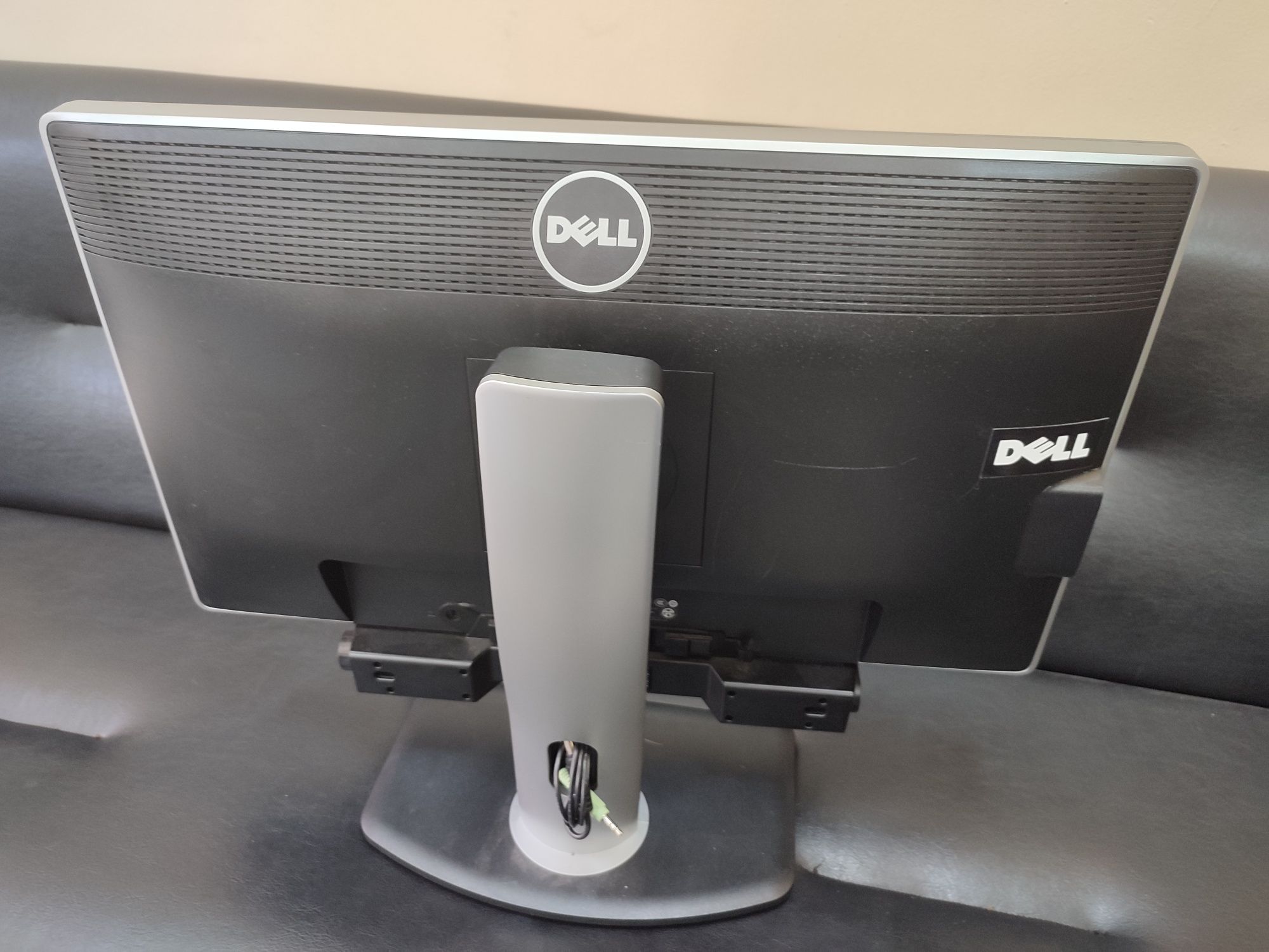 Монитор Dell U2312HM 23" IPS LED