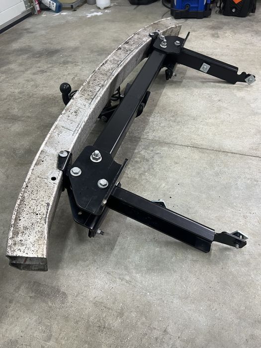 Теглич за Мерцедес МЛ / Mercedes ML W164 - чисто нов