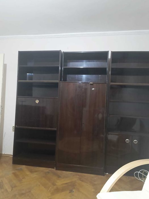 Mobila veche de vanzare