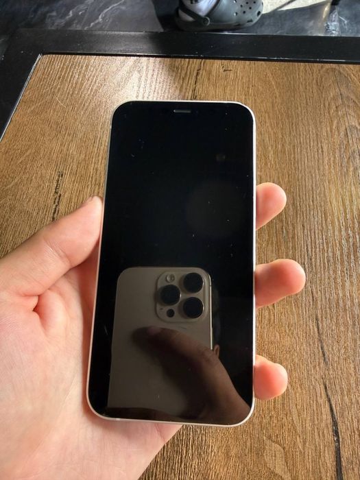 Iphone 12 mini ideal holatda