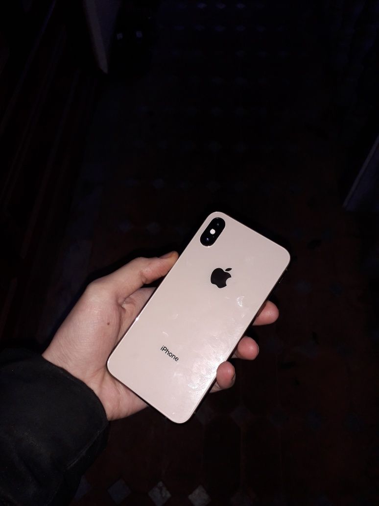 iPhone xs sotiladi!